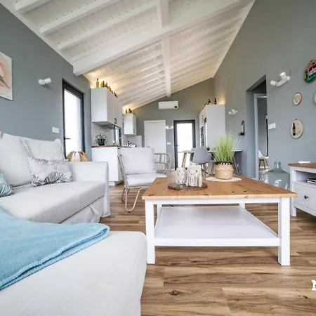 Casa de Férias Beer House By Pontanegraazores Altares