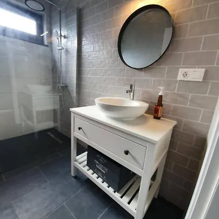 Beer House By Pontanegraazores Casa de Férias Altares