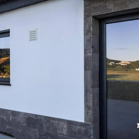 Beer House By Pontanegraazores Altares