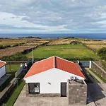 Beer House By Pontanegraazores * Altares
