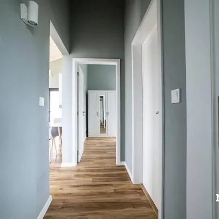 Beer House By Pontanegraazores Altares