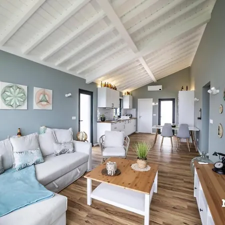 Beer House By Pontanegraazores Altares