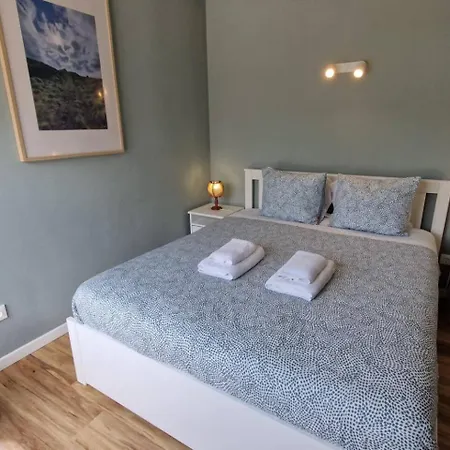 Beer House By Pontanegraazores Altares