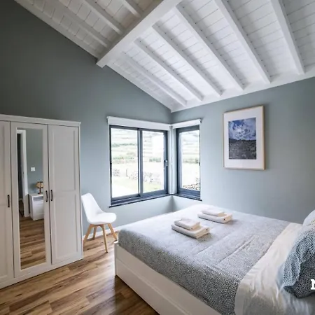 Beer House By Pontanegraazores Holiday home Altares