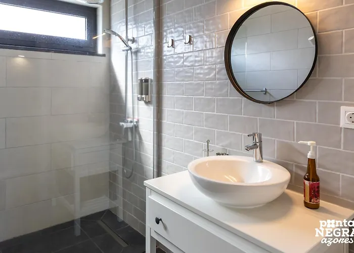 Beer House By Pontanegraazores Altares