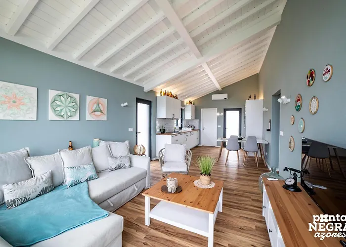 Beer House By Pontanegraazores * Altares