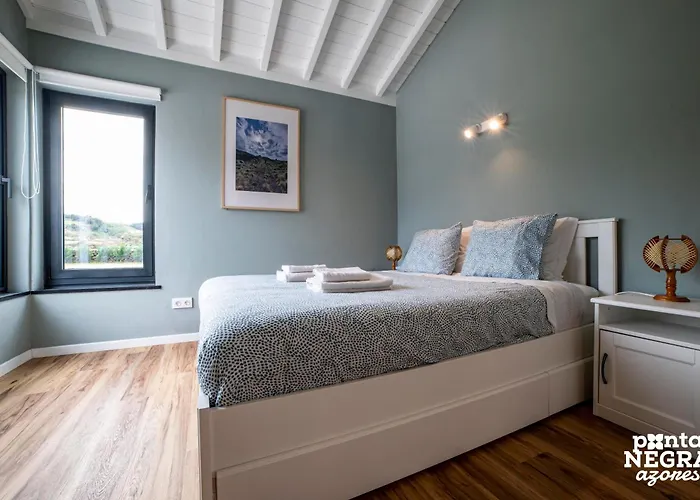 Beer House By Pontanegraazores Vakantiehuis Altares