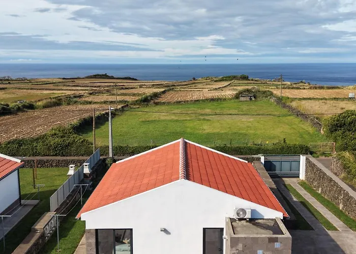 Beer House By Pontanegraazores Altares